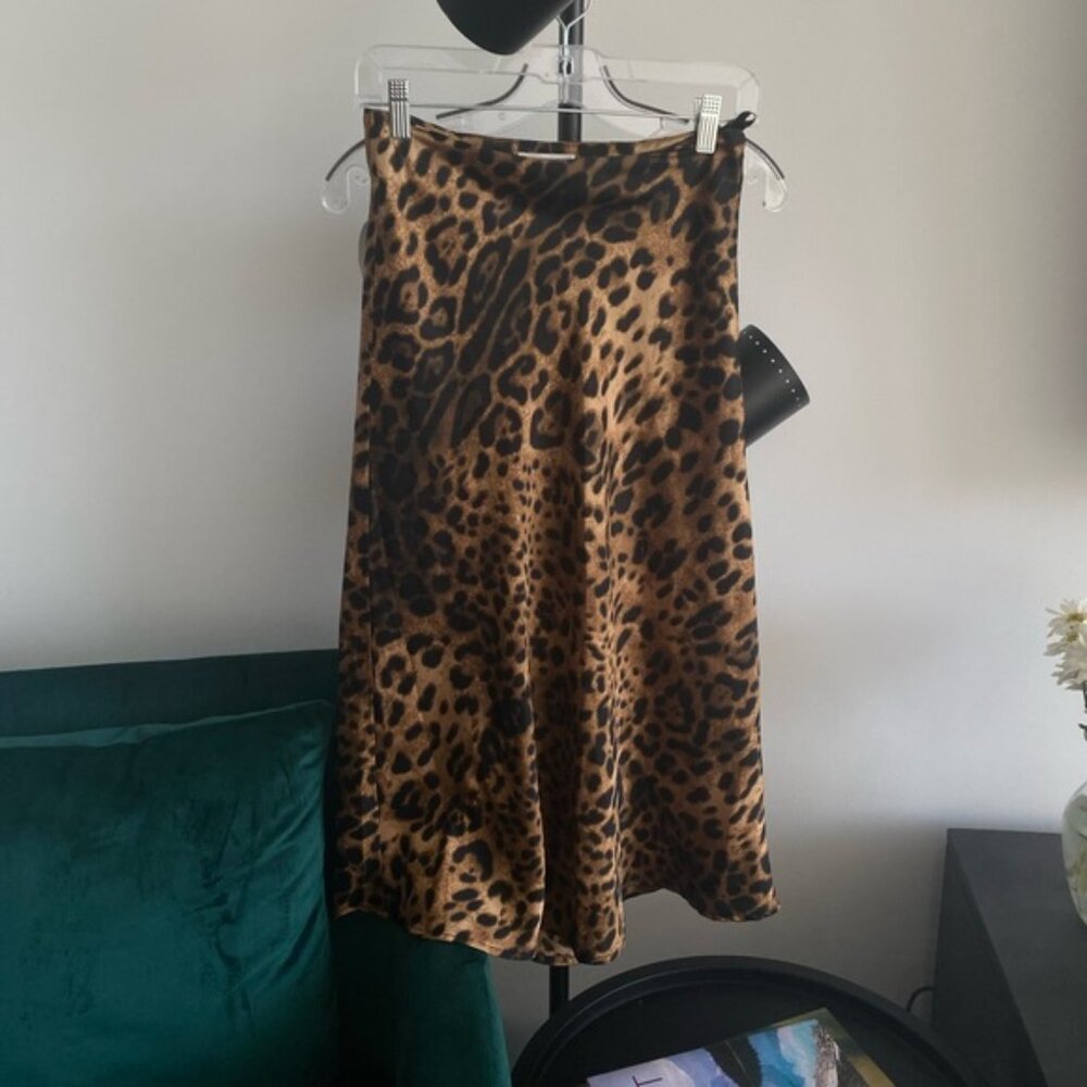 NWT! F21 Forever 21 Contemporary Satin Animal Print Midi Skirt - Picture 3 of 10